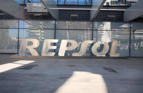 ep fachada de la sede de repsol a 27 de diciembre de 2023 en madrid espana la comision nacional de