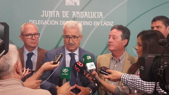 Jiménez Barrios atiende a la prensa en Cádiz | EUROPA PRESS ep jimenez barrios atiendela prensacadiz
