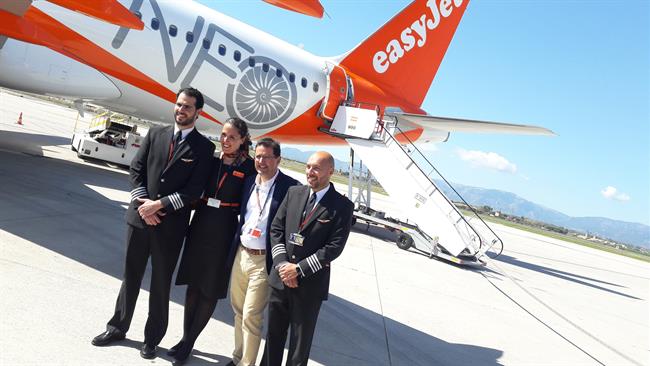 ep la aerolinea easyjet sumaaviones a320su base estacionalpalma