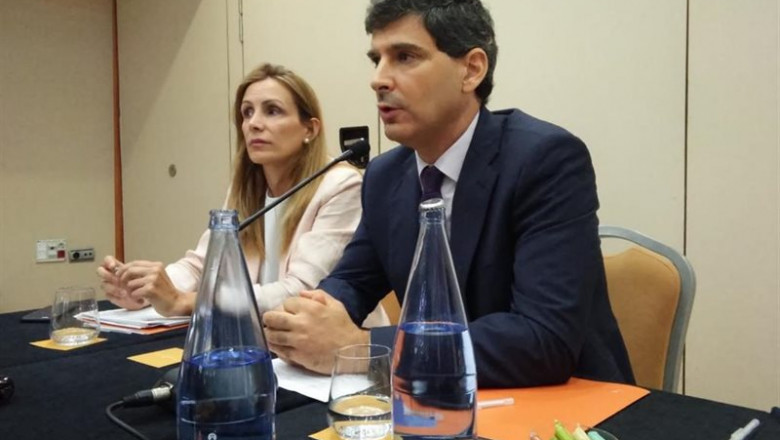ep la delegada regional de red electrica de espana en canarias ainara irigoyen y el director de