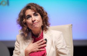 ep la vicepresidenta primera del gobierno y ministra de hacienda maria jesus montero c durante su