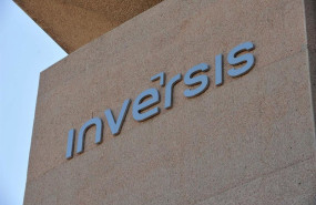ep logo de inversis en el lateral de un edificio ep logo de inversis en el lateral de un edificio