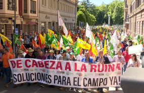 ep manifestacion de agricultores y ganaderos en valladolid para pedir ayudas y evitar la ruina del
