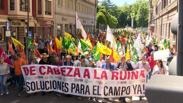 ep manifestacion de agricultores y ganaderos en valladolid para pedir ayudas y evitar la ruina del