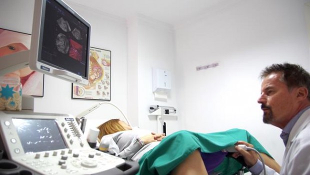 ep medico utilizandotecnicala foliculoscopia virtual
