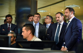 ep ministrofomentofunciones jose luis abalos 2d durantevisitala supervisionlas instalacionescontroltrafico centralizadoadifvalencia-fuentesan luis desdese regulacoordinacirculacionred ferro