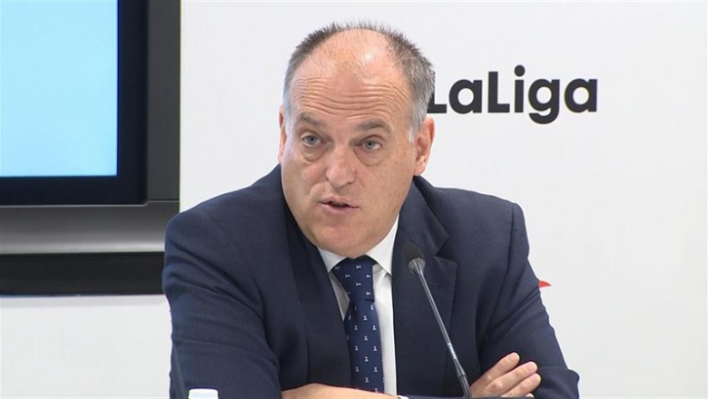 El presidente de LaLiga, Javier Tebas, en la firma del acuerdo de colaboración con la Superliga de China para desarrollar el fútbol. | Europa Press TV - Europa Press - Archivo ep presidentelaliga javier tebas enfirmaacuerdocolaboracionla superligachinadesarrollarfutbol