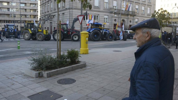 ep tractora en ourense ante la subdelegacion del gobierno a 29 de diciembre de 2025