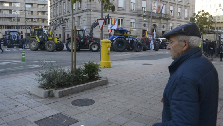 ep tractora en ourense ante la subdelegacion del gobierno a 29 de diciembre de 2025