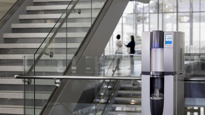 1632744375 imagen fuente de agua blauwasser tech en la oficina