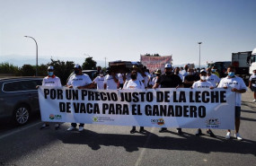 ep archivo   cabecera de una protesta por unos precios justos para los productores de leche