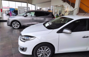 ep archivo   coche de ocasion en un concesionario