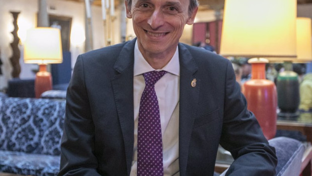 ep archivo   el exministro de ciencia e innovacion astronauta y nuevo presidente de hispasat pedro