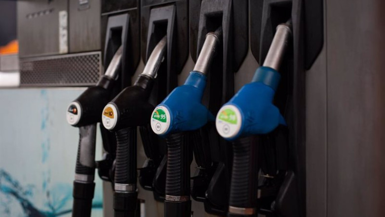 ep archivo las mangueras con los diferentes tipos de gasolina en una gasolinera de barcelona a 11 ep archivo las mangueras con los diferentes tipos de gasolina en una gasolinera de barcelona a 11