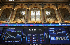 ep archivo   paneles del ibex 35 en el palacio de la bolsa 20260612121804