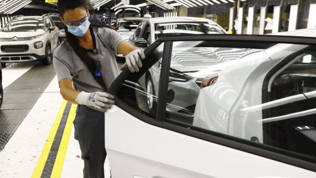 ep archivo - planta de stellantis en zaragoza