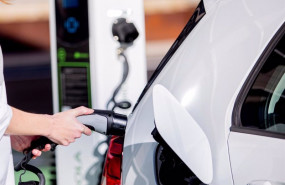 ep archivo   recarga de un coche electrico con energia de iberdrola
