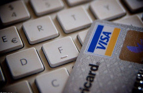 ep archivo   tarjeta visa sobre un teclado