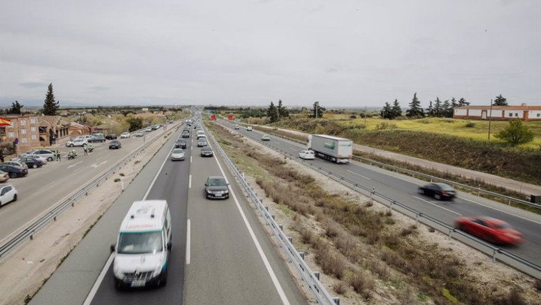 Archivo - Varios coches en la A-5 el día en que arranca la operación salida de Semana Santa 2022. | Carlos Luján - Europa Press - Archivo ep archivo varios coches en la a 5 el dia en que arranca la operacion salida de semana santa 2022