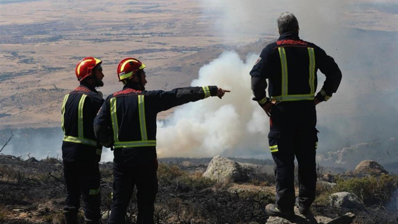 ep bomberosla comunidadmadridintervienenlos incendiosmirafloresrascafria