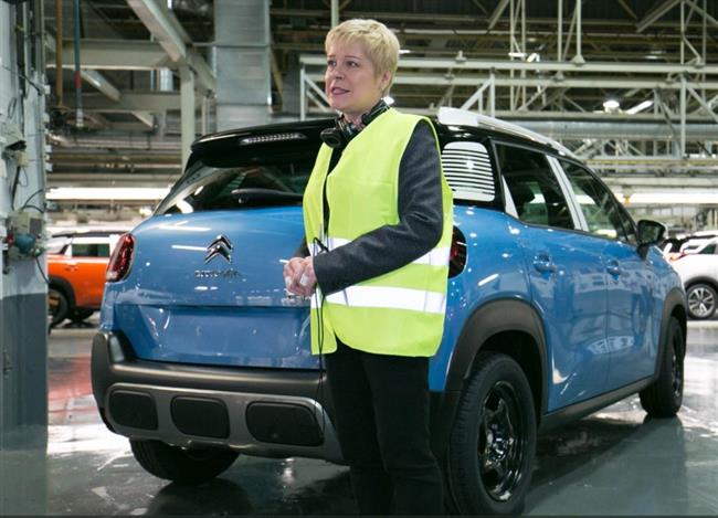 Consejera delegada de Citroën, Linda Jackson, en la planta de PSA en Figueruelas | CITROËN - Archivo ep consejera delegadacitron linda jackson enplantapsafigueruelas