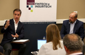 ep de izquierda a derecha asier uribeechebarria vocal de wealthtech de aefi y ceo de finanbest y