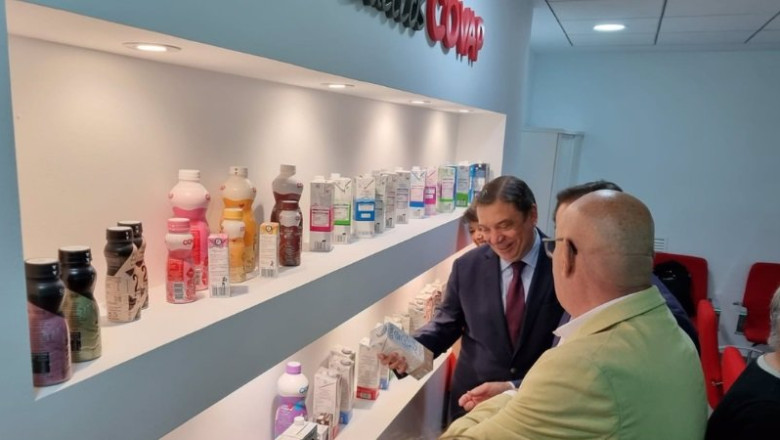 ep el ministro de agricultura pesca y alimentacion luis planas en las instalaciones de covap