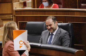 ep el ministro de transportes movilidad y agenda urbana jose luis abalos sonrie a la diputada de