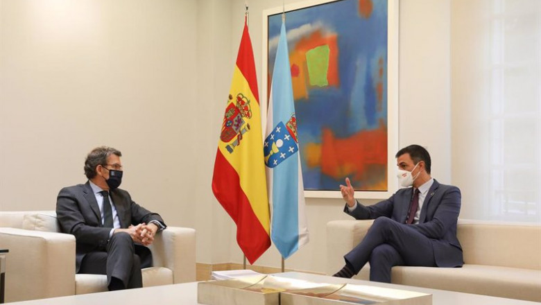 ep el presidente del gobierno pedro sanchez d conversa con el presidente de la xunta de galicia
