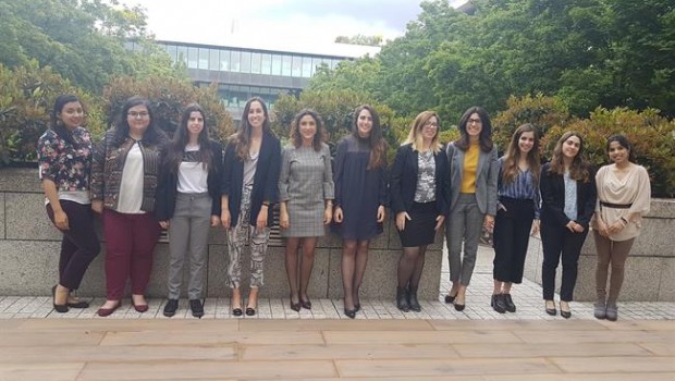 ep estudianteshan recibidobeca talento mujerbanco santander