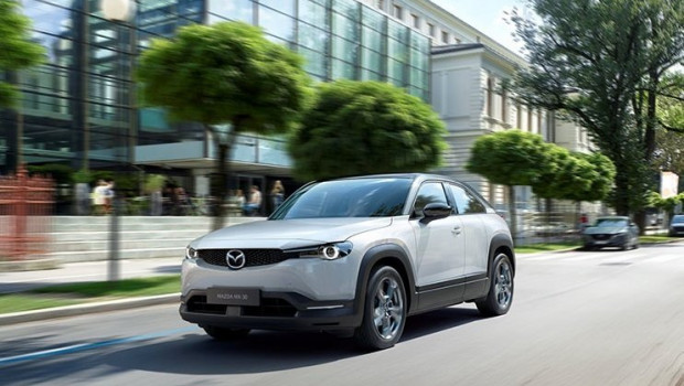 ep imagen del primer vehiculo electrico de mazda el mx-30