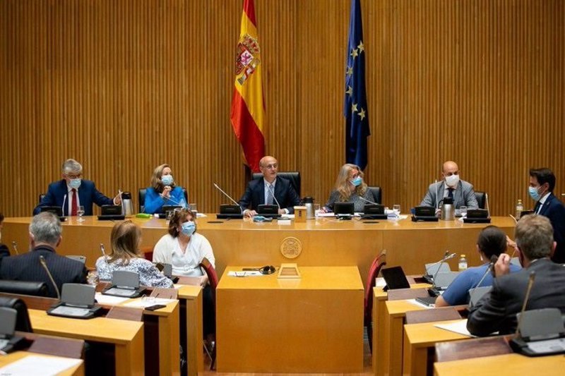 https://img.s3wfg.com/web/img/images_uploaded/e/0/ep_la_comision_de_asuntos_economicos_del_congreso_durante_una_comparecencia_de_la_vicepresidenta.jpg