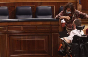 ep la ministra portavoz y de hacienda maria jesus montero conversa con el portavoz de unidas podemos