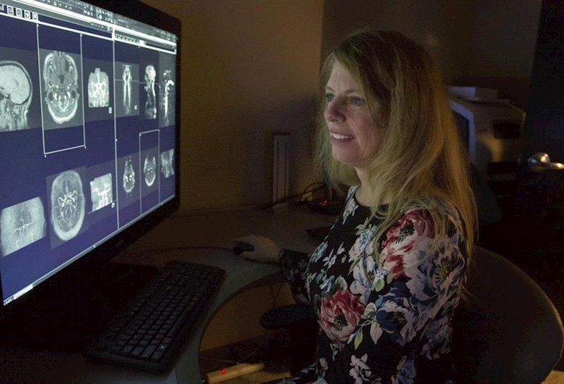 ep la neurorradiologa de la universidad de medicina de carolina del sur dra donna roberts