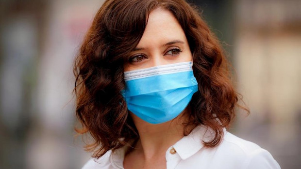 ep la presidenta de la comunidad de madrid isabel diaz-ayuso protegida con una mascarilla archivo