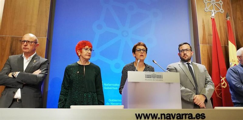 La presidenta del Gobierno de Navarra, María Chivite, con los consejeros Carlos Gimeno, Santos Induráin, y Javier Remírez, en rueda de prensa. | EUROPA PRESS ep la presidenta del gobierno de navarra maria chivite con los consejeros carlos gimeno santos
