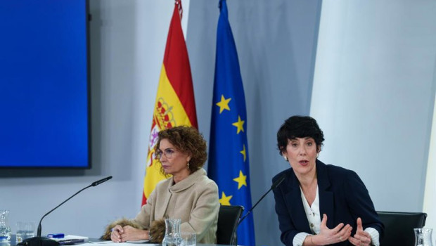 ep la vicepresidenta primera y ministra de hacienda maria jesus montero y la ministra de inclusion