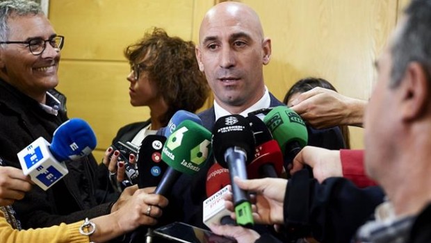 ep luis rubiales atiendelos medios