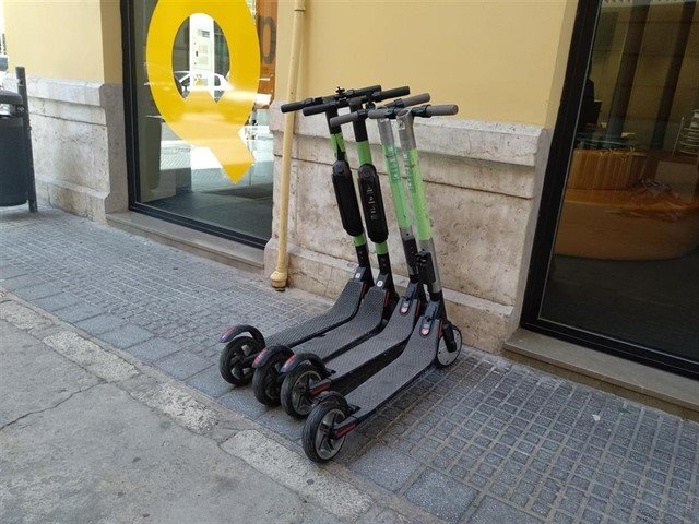 ep patinetes electricos estacionados