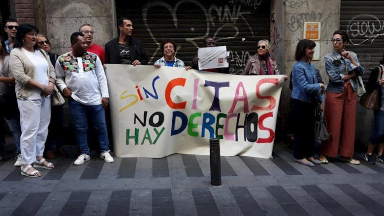 ep personas extranjeras se concentran ante la oficina de extranjeria de madrid para denunciar la
