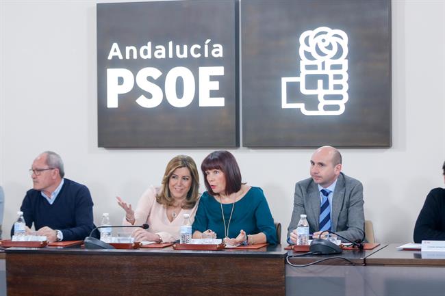 Susana Díaz, entre Juan Cornejo y Micaela Navarro, en la Ejecutiva del PSOE-A | EUROPA PRESS/EDUARDO BRIONES ep susana diaz entre juan cornejomicaela navarro enejecutivapsoe-a