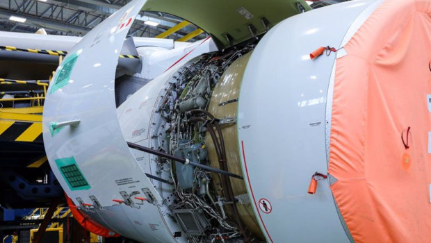 ep una parte de avion durante labores de mantenimiento en la planta de airbus en getafe
