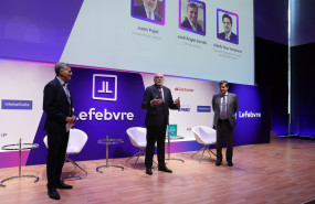 de izq a der jos ngel sandn ceo de lefebvre juan pujol presidente de lefebvre y adolfo daz ambrona secretario general y del consejo de santander espaa de izq a der jos ngel sandn ceo de lefebvre juan pujol presidente de lefebvre y adolfo daz ambrona secretario general y del consejo de santander espaa