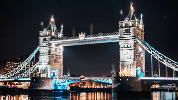 dl city of london tower bridge swuare mile finance trading night winter dark cold river thames unsplash