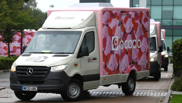 dl ocado supermarché au détail livraison en ligne épicerie transport par camion ftse 100 min