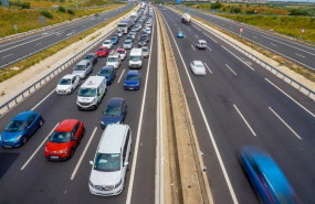 ep archivo atascos producido por el vuelco de un camion que transporta propano y que ha provocado ep archivo atascos producido por el vuelco de un camion que transporta propano y que ha provocado