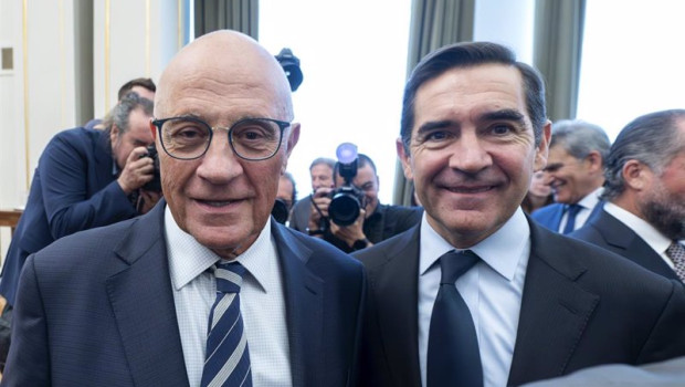 ep archivo el presidente del bbva carlos torres vila d y el presidente del banco sabadell josep ep archivo el presidente del bbva carlos torres vila d y el presidente del banco sabadell josep