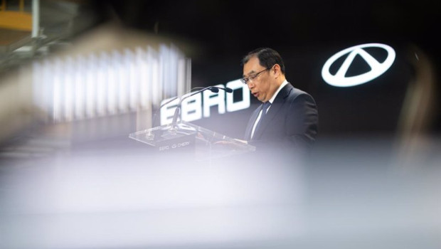 ep archivo   el vicepresidente internacional de chery guibing zhang interviene durante en el acto de