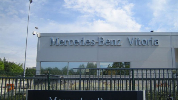 ep archivo   la planta de mercedes benz en vitoria