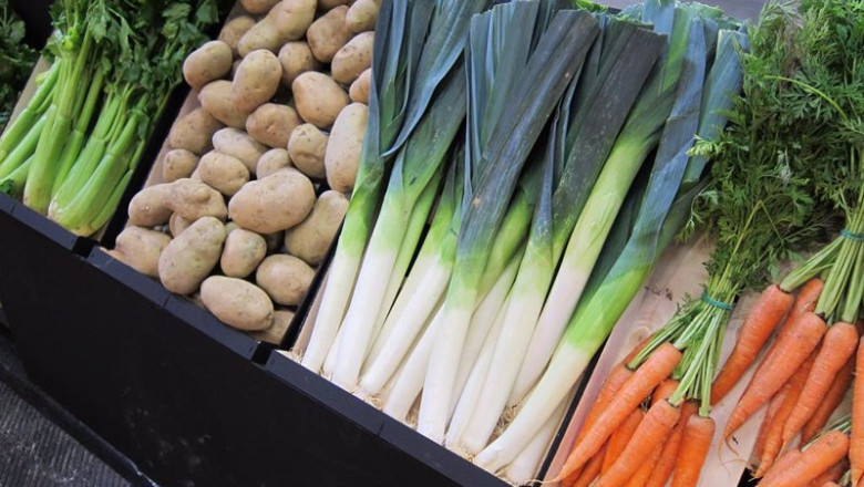 ep archivo patatas zanahorias en un mercado ep archivo patatas zanahorias en un mercado